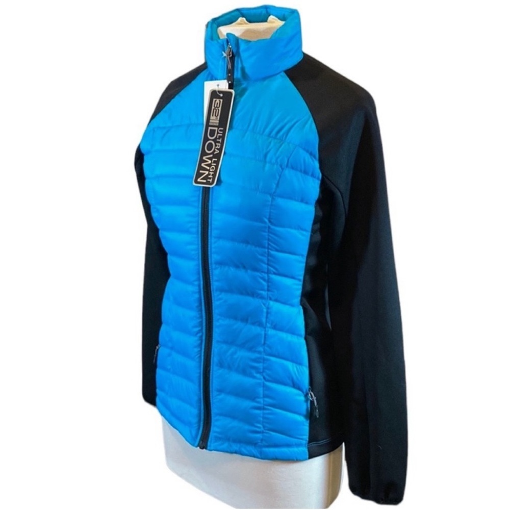 Weatherproof Ultra Light Down Jacket - Picture 3 of 11